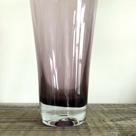 Purple hand blown art glass vase - Picture 3 of 6